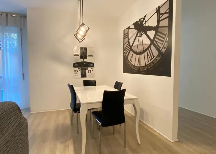 Appartmentslapiazzetta -1-2-6 * Sesto Calende